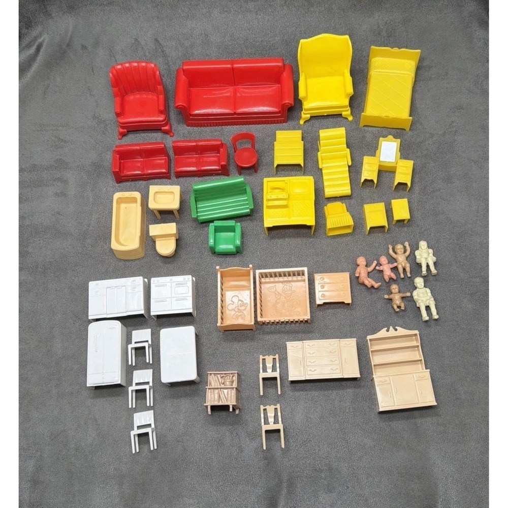 Vintage Marx Plastic Dollhouse Furniture Lot Of 34 & 6 Babies/Sitting Kids